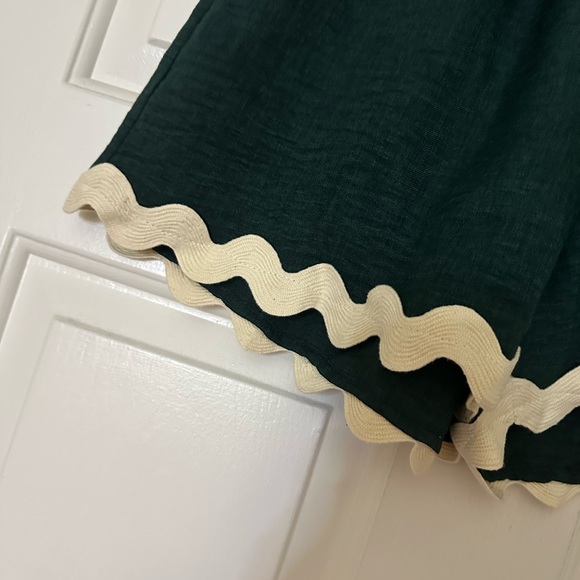 Entro Green Ric Rac Shorts - Picture 3 of 7